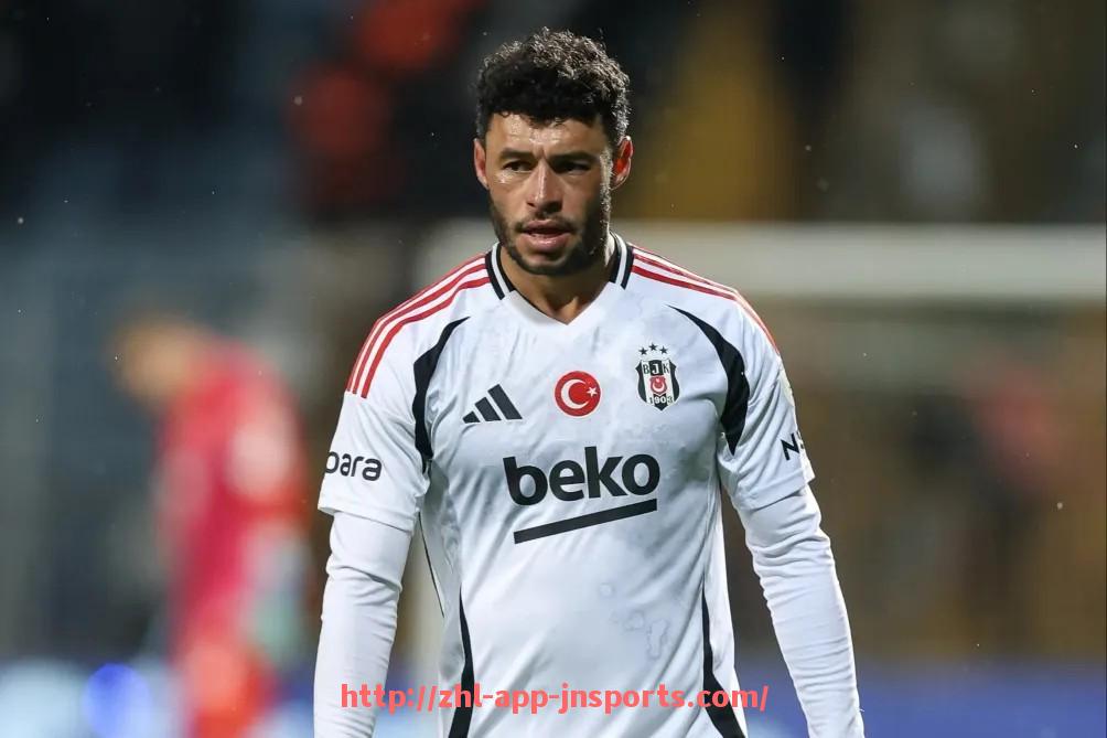 江南体育APP下载-意甲球队阵营图片:展示意甲各大球队阵营的视觉效果和阵型布置