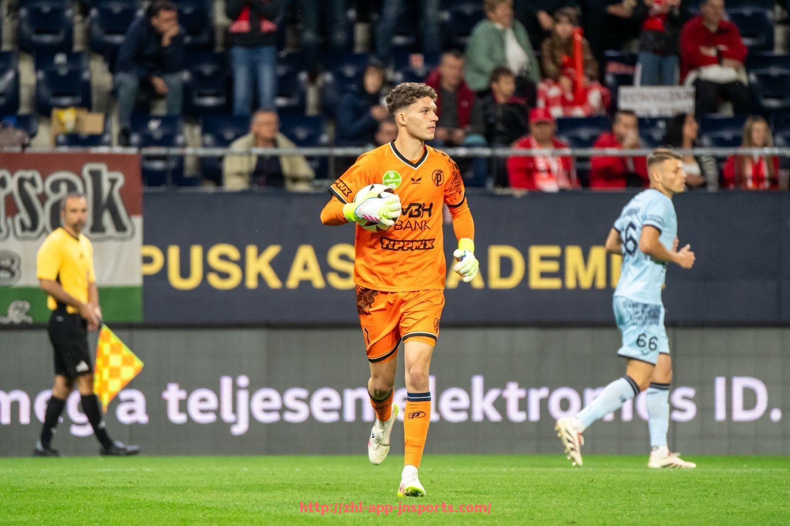 江南体育APP下载-世俱杯球员场上活动范围可视化分析：位置灵活性与覆盖面积对比